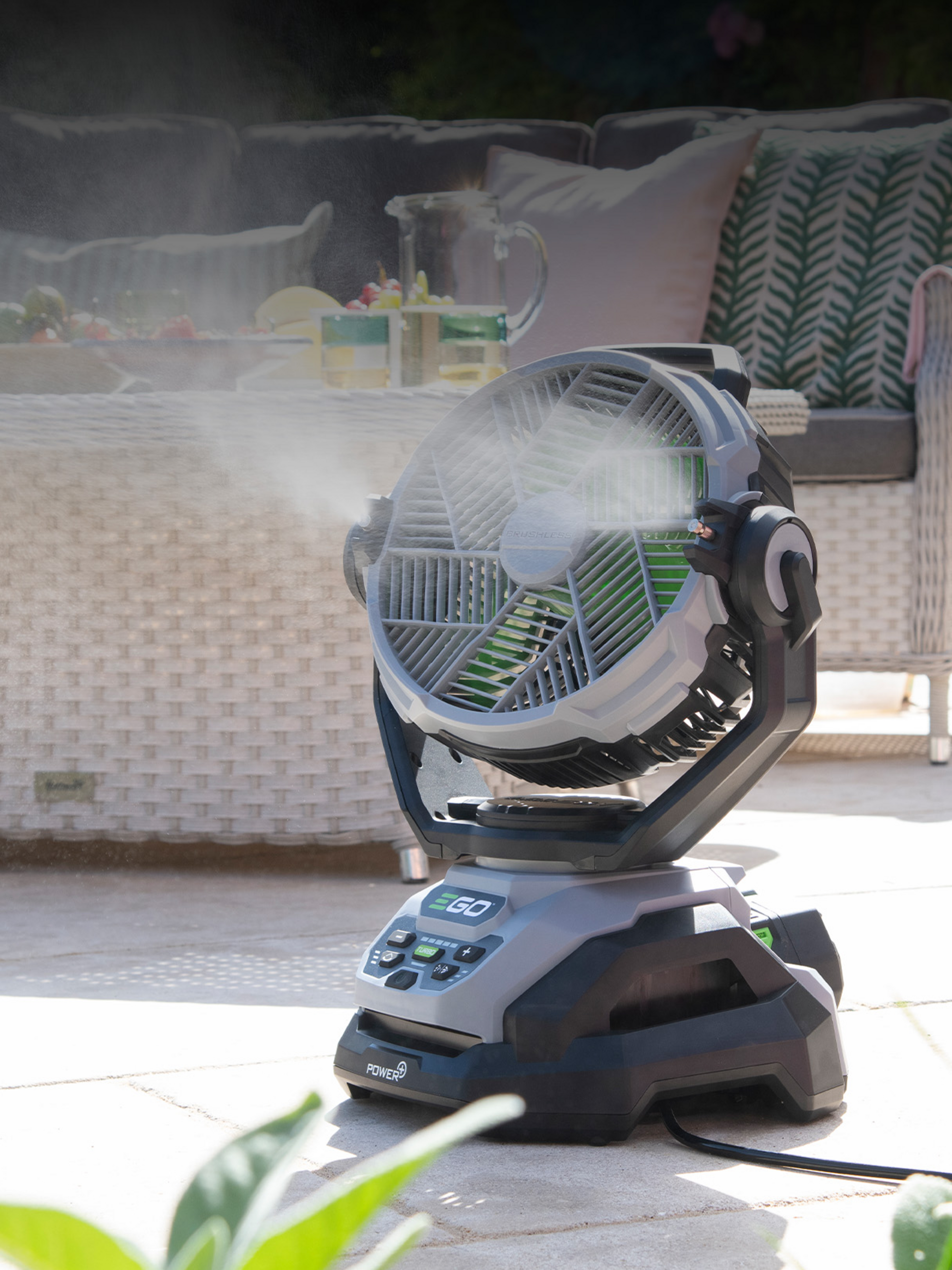EGO Power+ Lifestyle EGO Power+ Akku-Ventilator im Outdoor-Einsatz.