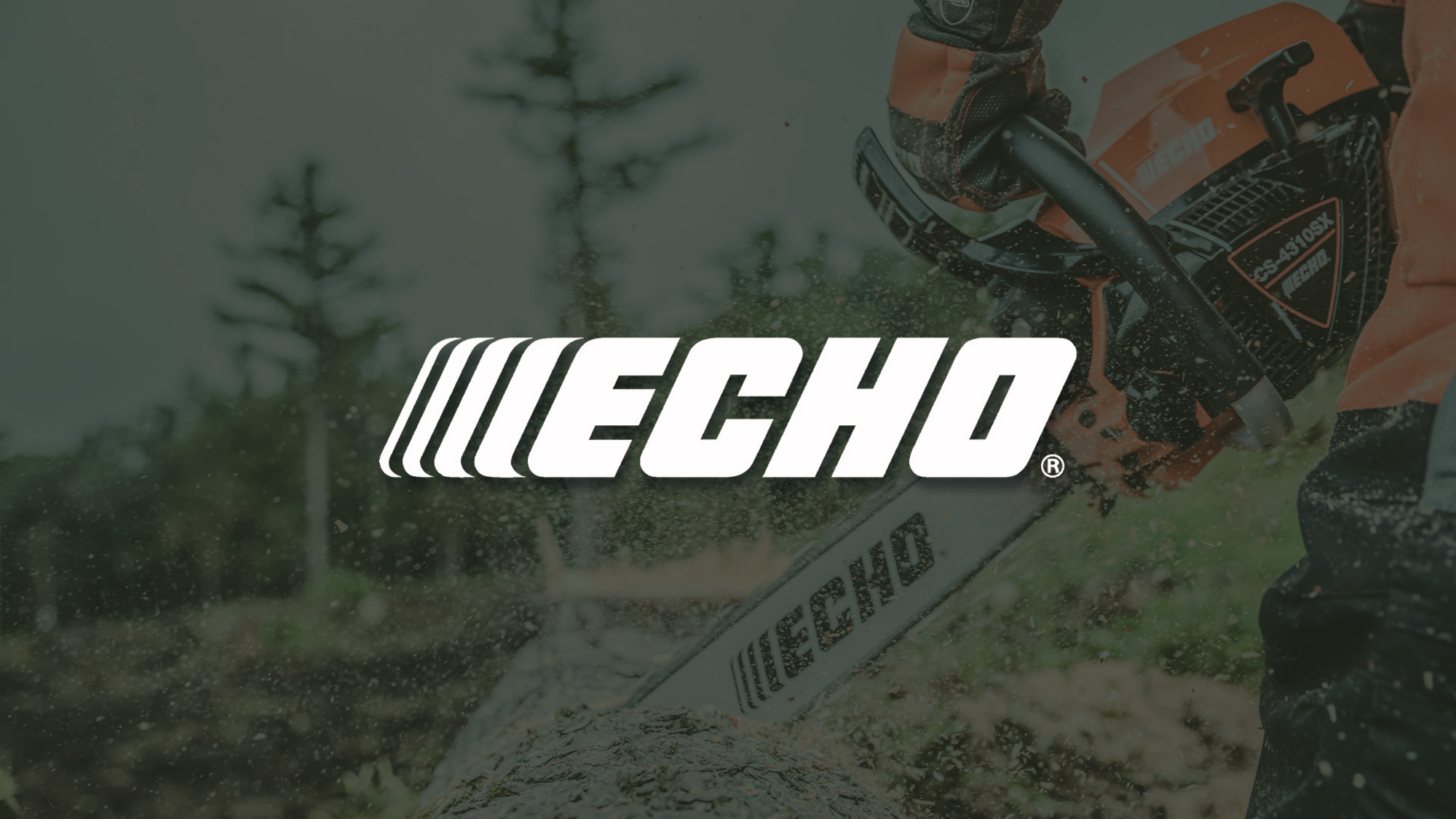 mehr erfahren ECHO Logo mit Kettensäge im Hintergrund.