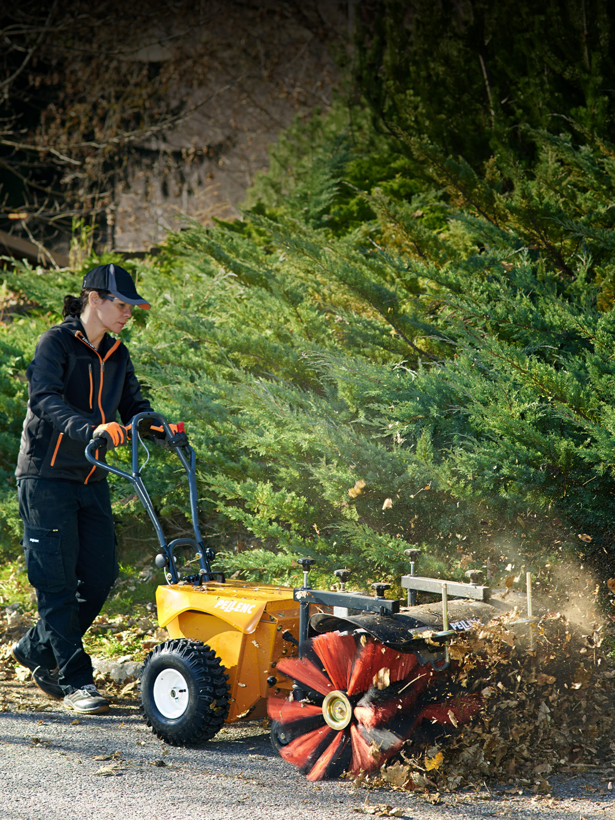 Kehrmaschine Pellenc Akku-Kehrmaschine.